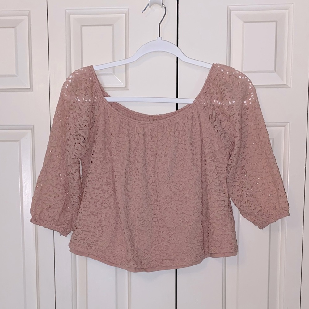 Hollister crop top/ Off shoulder size S